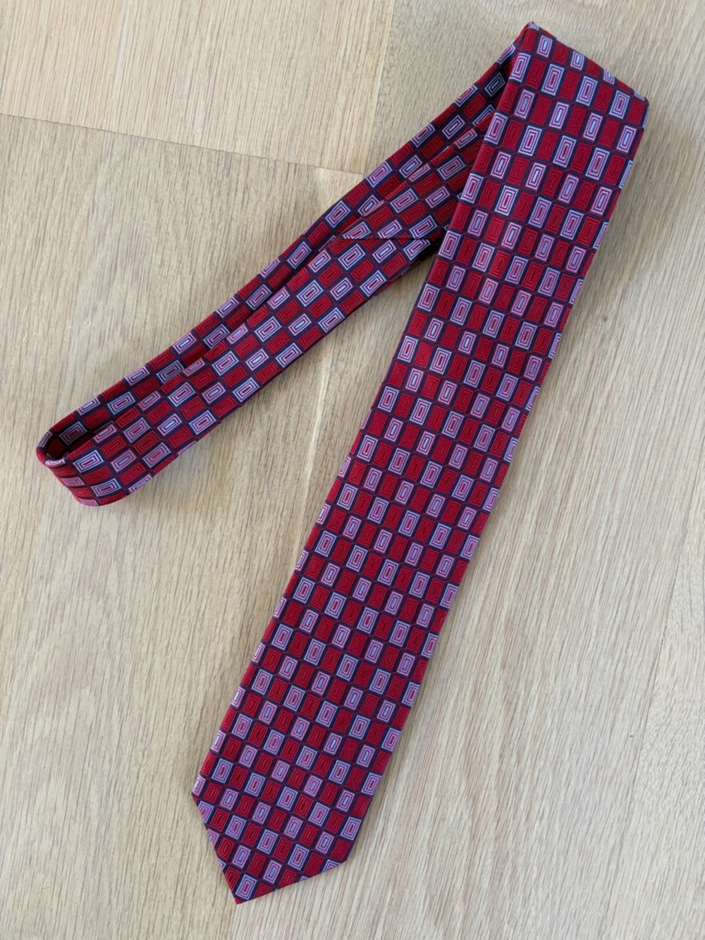 Pierre Cardin Red and Blue Geometric Silk Tie- elegant iridescent fabric!